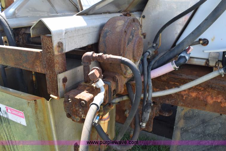 image for item K6212 2000 International 4900 dump truck