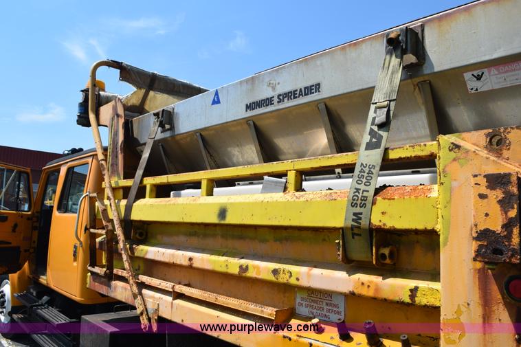 image for item K6212 2000 International 4900 dump truck