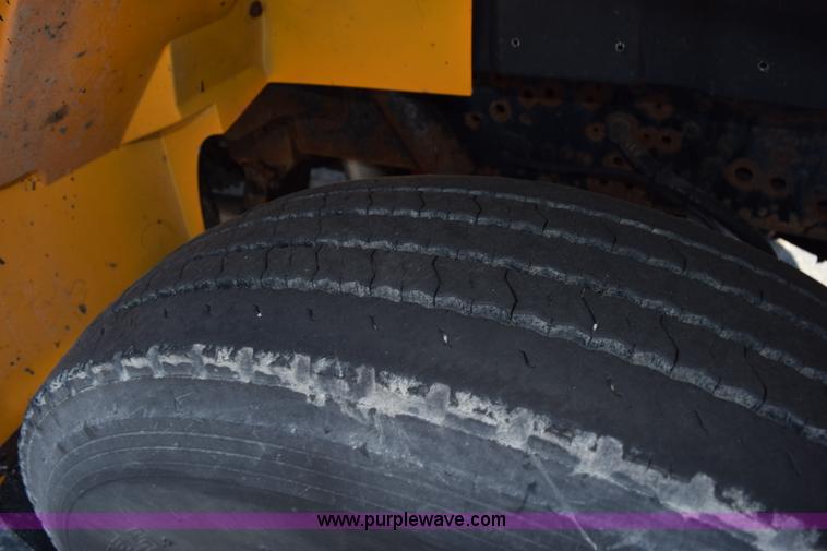 image for item K6212 2000 International 4900 dump truck