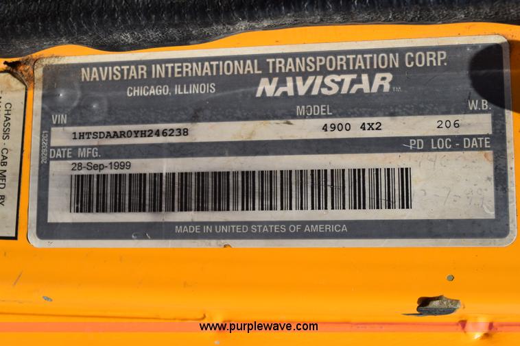 image for item K6212 2000 International 4900 dump truck