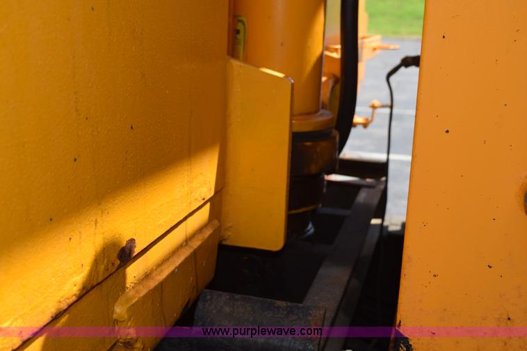 image for item K6213 2002 International 4900 dump truck