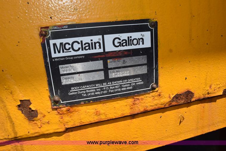 image for item K6213 2002 International 4900 dump truck