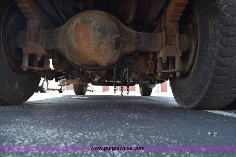 image for item K6213 2002 International 4900 dump truck