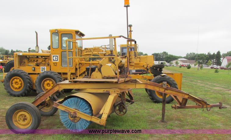 image for item K6500 Henke UB-8 broom