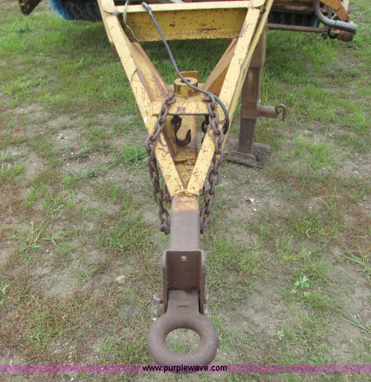 image for item K6500 Henke UB-8 broom