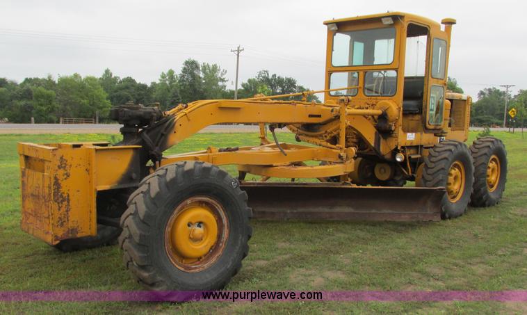 image for item K6501 1959 Caterpillar 12 rigid frame motor grader
