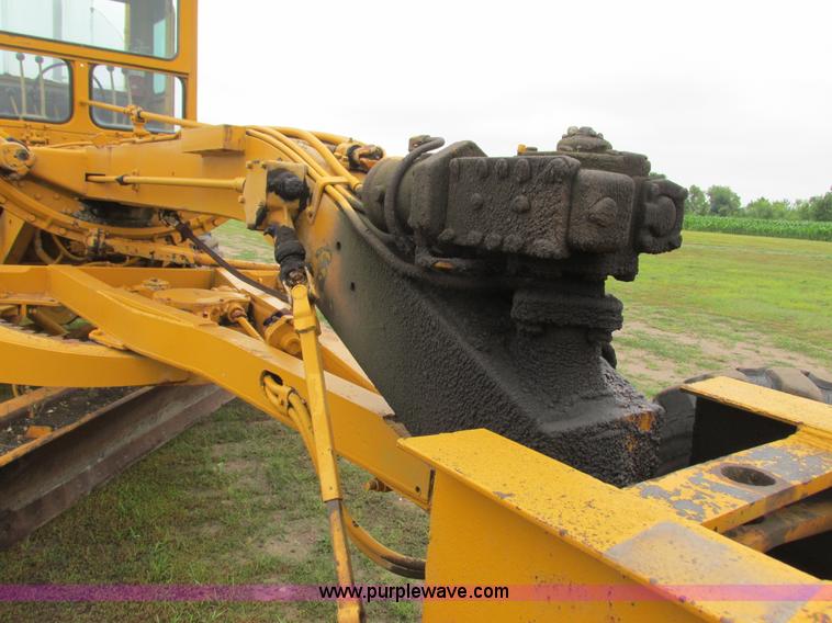 image for item K6501 1959 Caterpillar 12 rigid frame motor grader