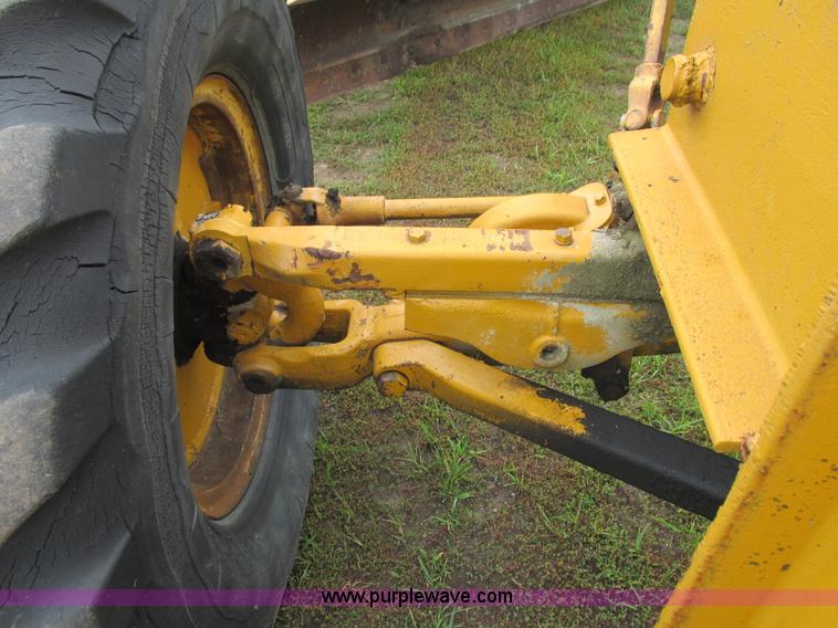 image for item K6501 1959 Caterpillar 12 rigid frame motor grader