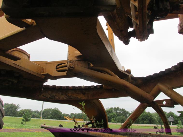 image for item K6501 1959 Caterpillar 12 rigid frame motor grader