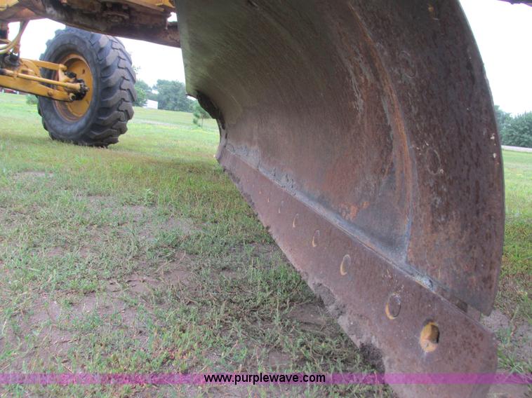 image for item K6501 1959 Caterpillar 12 rigid frame motor grader