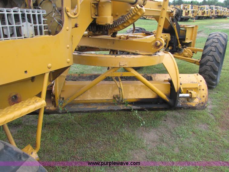 image for item K6501 1959 Caterpillar 12 rigid frame motor grader
