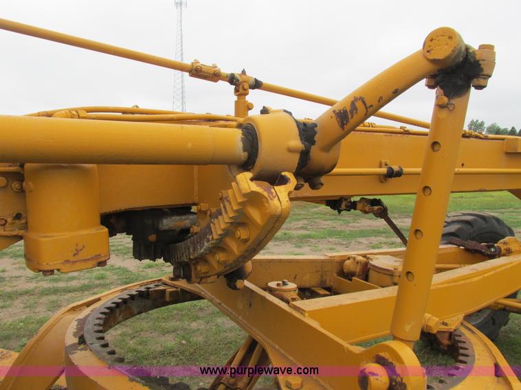 image for item K6501 1959 Caterpillar 12 rigid frame motor grader
