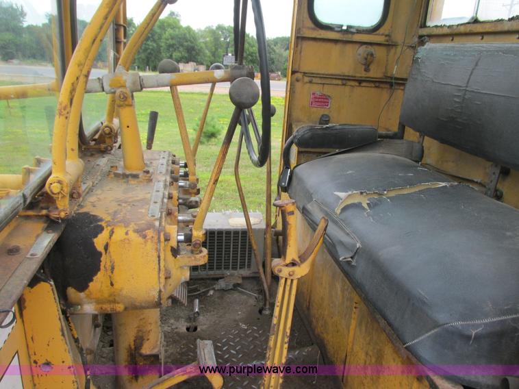 image for item K6501 1959 Caterpillar 12 rigid frame motor grader