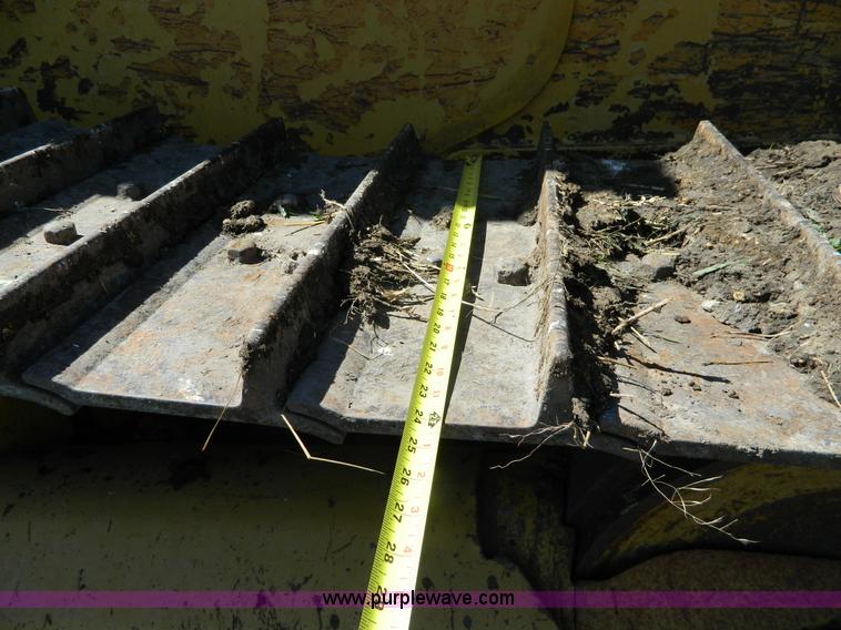 image for item K8146 1978 Komatsu D65P dozer