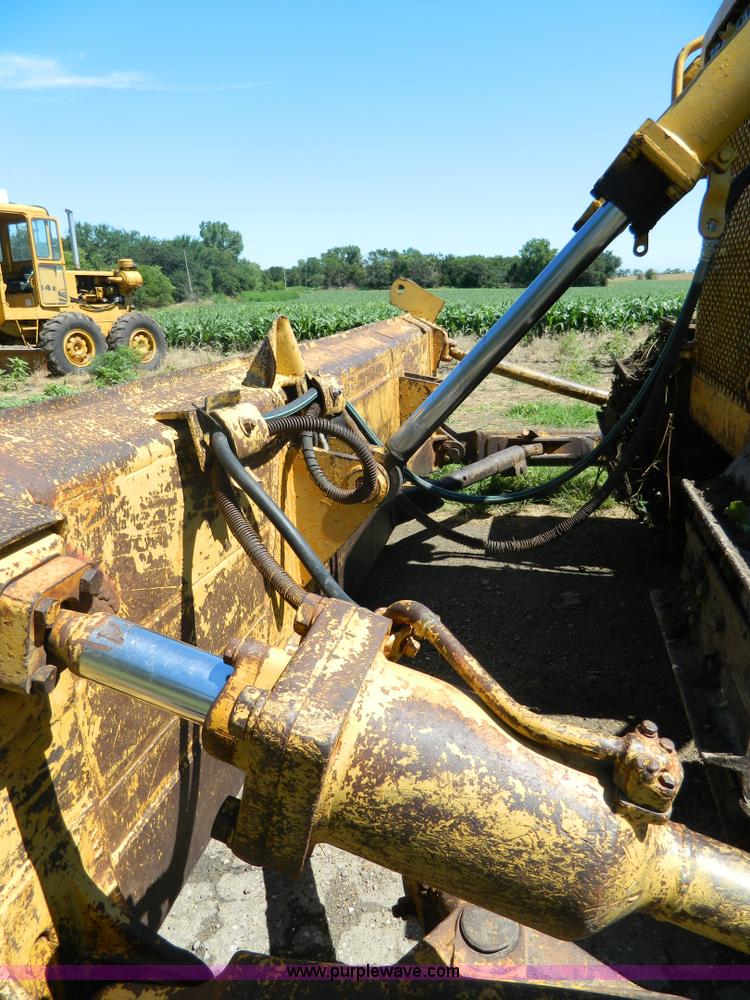 image for item K8146 1978 Komatsu D65P dozer