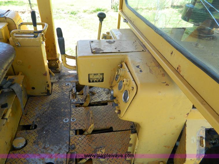 image for item K8146 1978 Komatsu D65P dozer