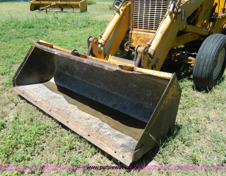 image for item K8147 International 3514 backhoe