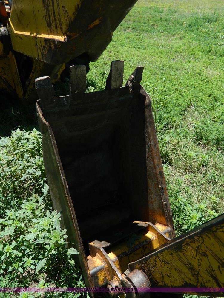 image for item K8147 International 3514 backhoe