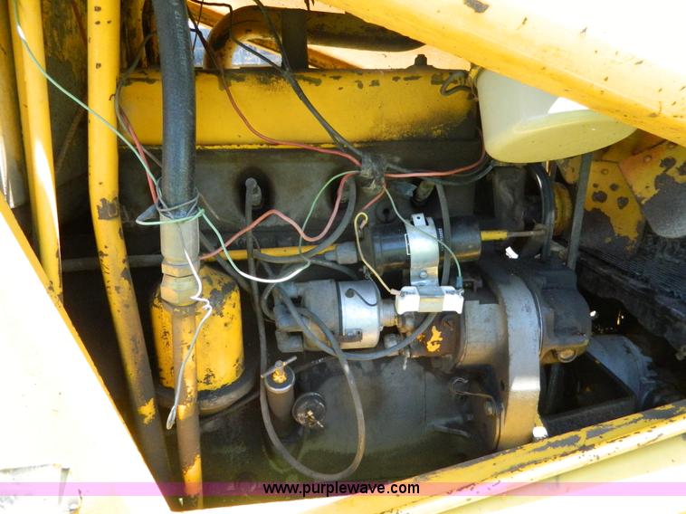image for item K8147 International 3514 backhoe