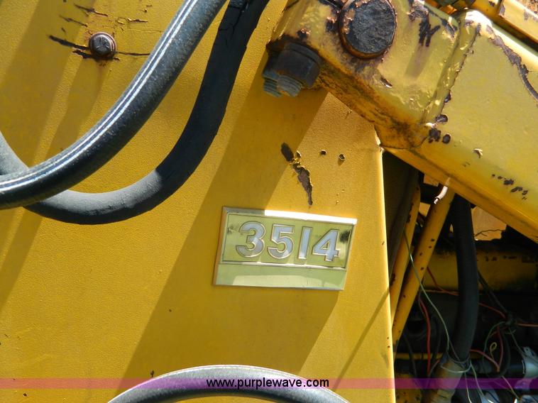 image for item K8147 International 3514 backhoe