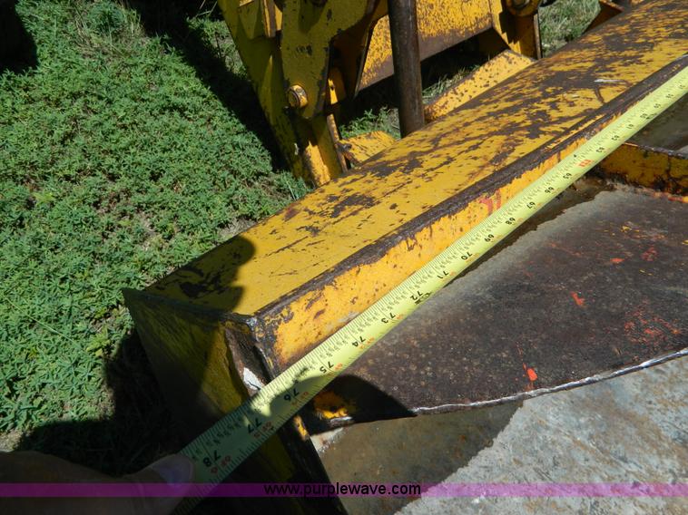 image for item K8147 International 3514 backhoe