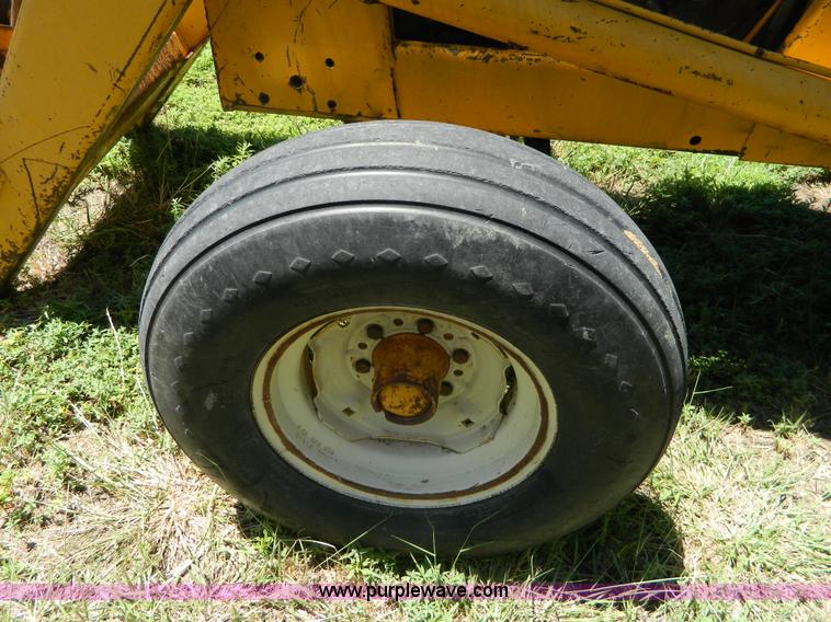 image for item K8147 International 3514 backhoe