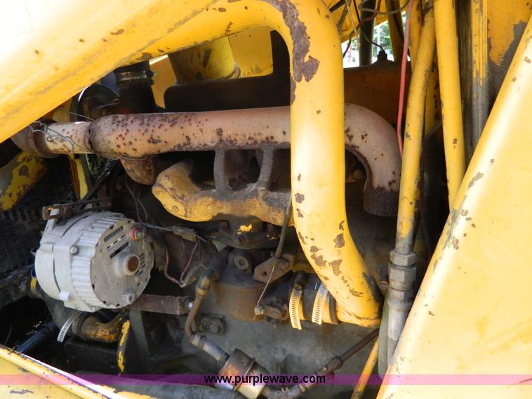 image for item K8147 International 3514 backhoe