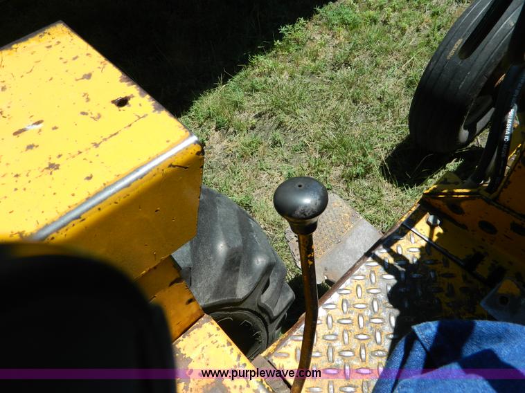 image for item K8147 International 3514 backhoe