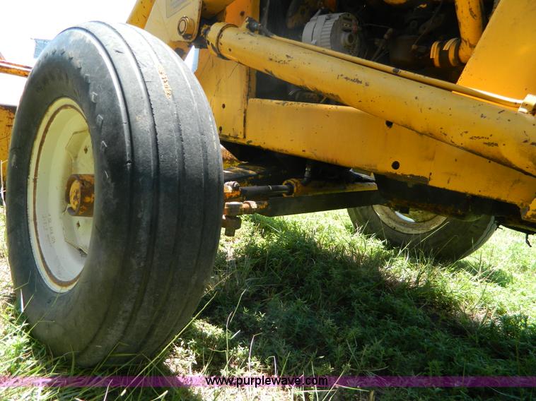 image for item K8147 International 3514 backhoe