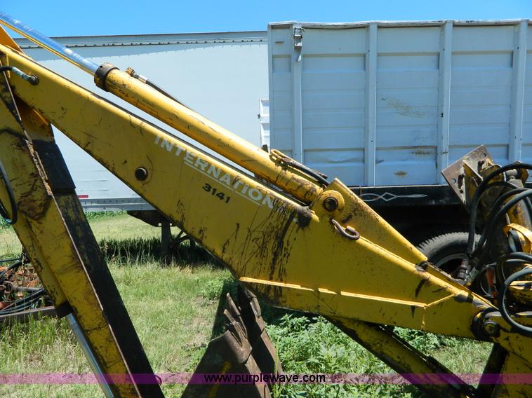 image for item K8147 International 3514 backhoe