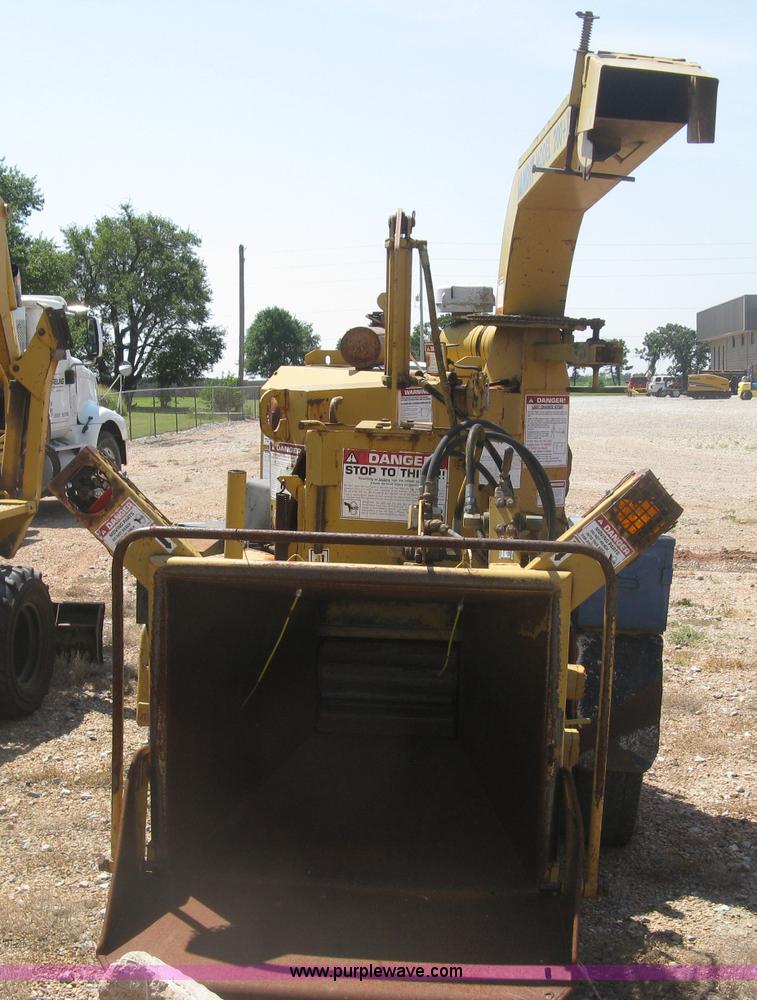 image for item K8702 Brush Bandit 200 XP chipper