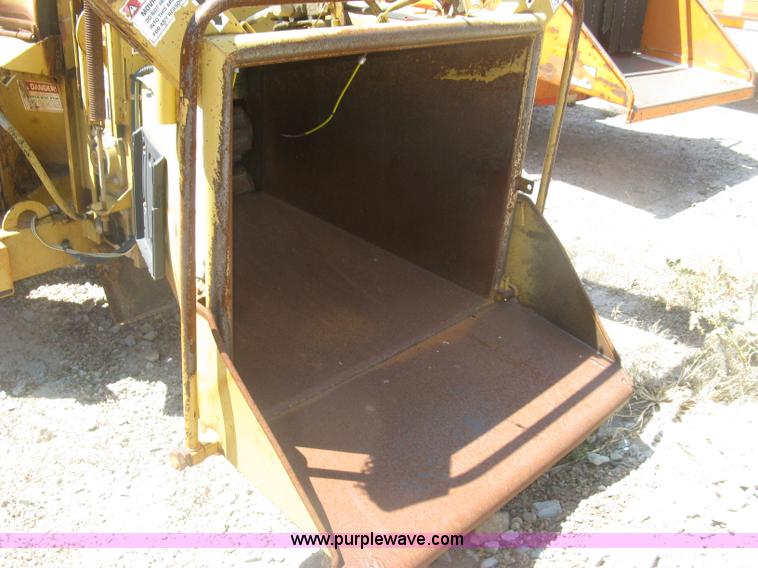 image for item K8702 Brush Bandit 200 XP chipper