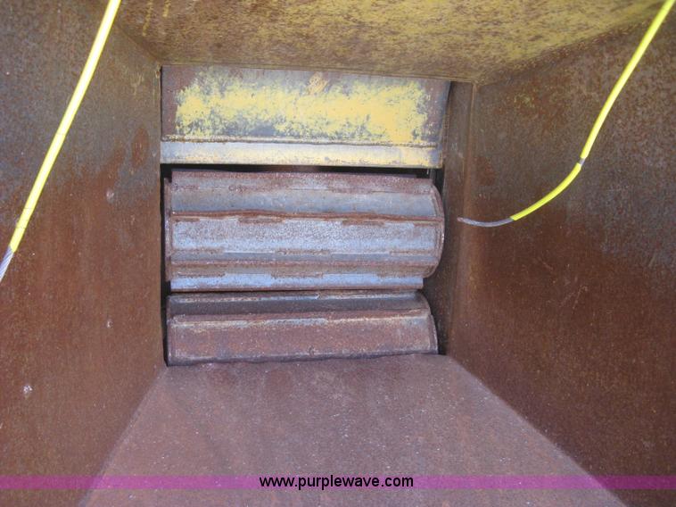 image for item K8702 Brush Bandit 200 XP chipper