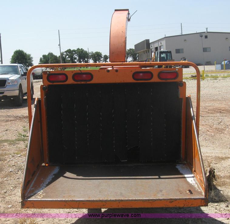 image for item K8703 2002 Vermeer BC1000XL chipper