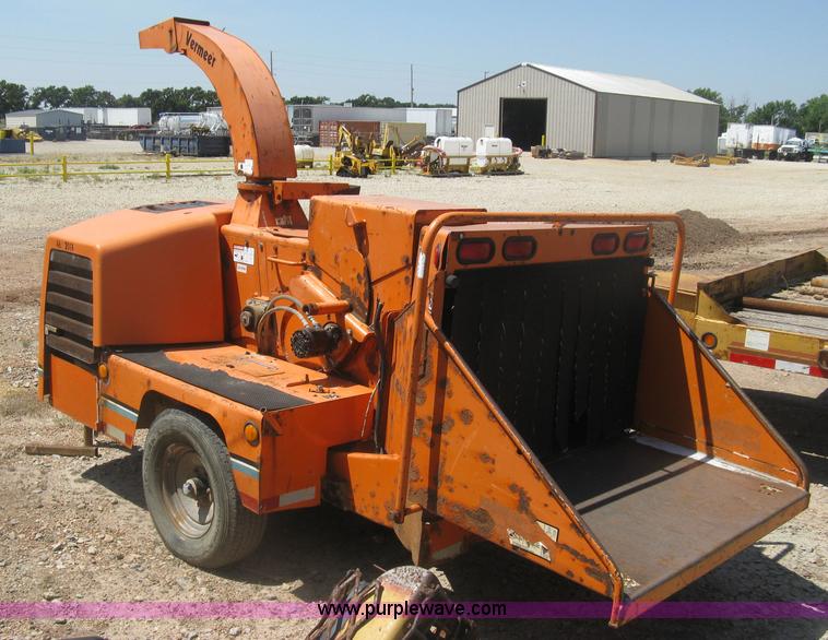 image for item K8703 2002 Vermeer BC1000XL chipper