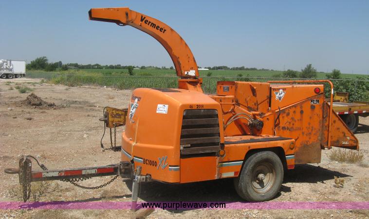 image for item K8703 2002 Vermeer BC1000XL chipper