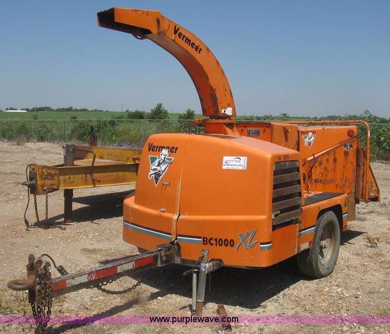 image for item K8703 2002 Vermeer BC1000XL chipper