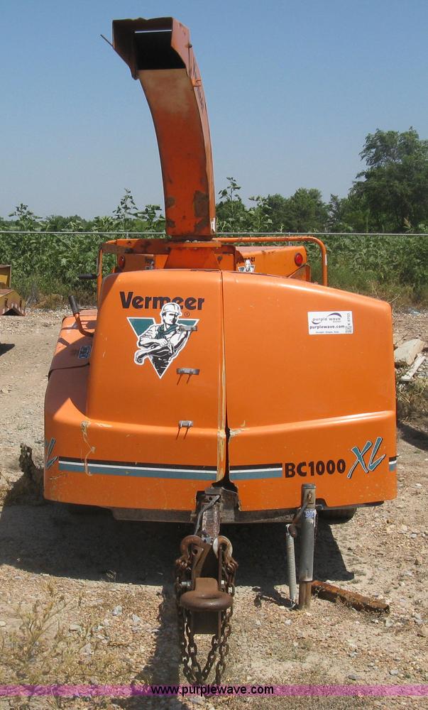 image for item K8703 2002 Vermeer BC1000XL chipper