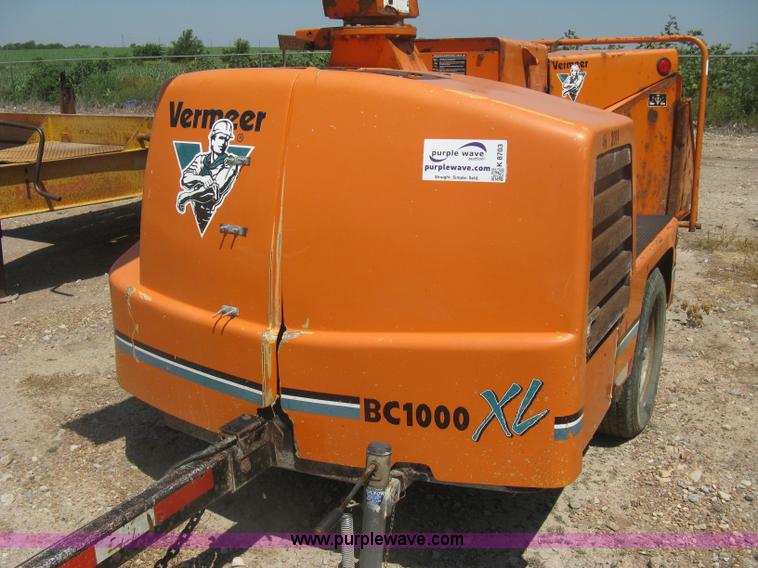 image for item K8703 2002 Vermeer BC1000XL chipper