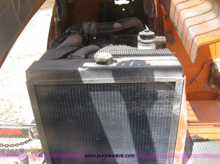 image for item K8703 2002 Vermeer BC1000XL chipper