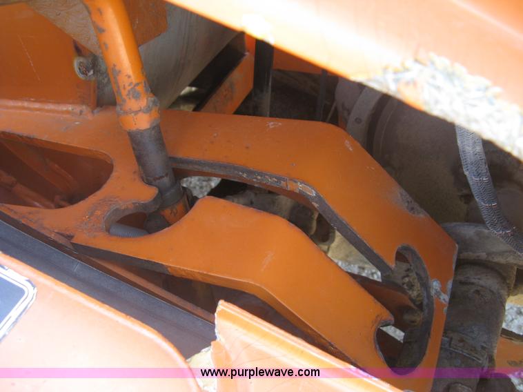 image for item K8703 2002 Vermeer BC1000XL chipper