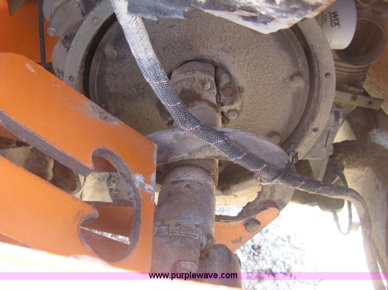 image for item K8703 2002 Vermeer BC1000XL chipper