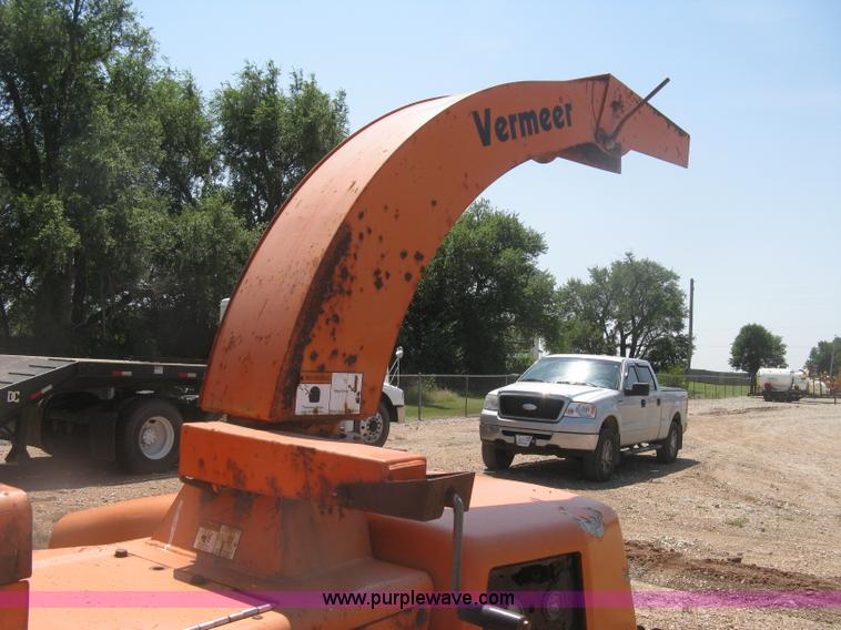 image for item K8703 2002 Vermeer BC1000XL chipper