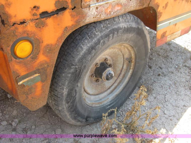 image for item K8703 2002 Vermeer BC1000XL chipper