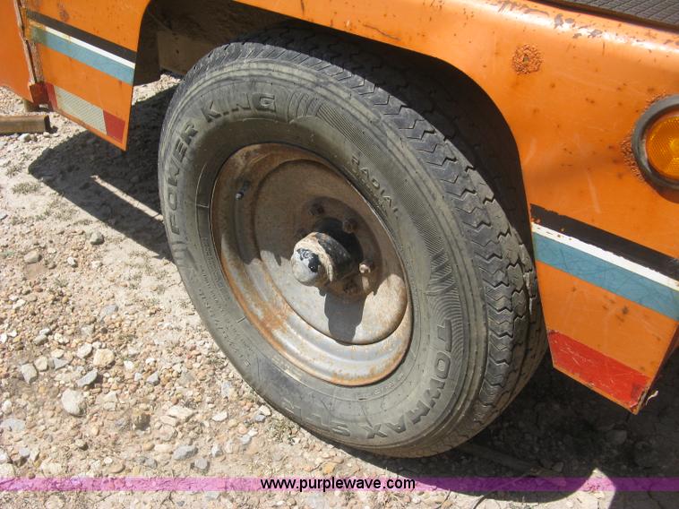 image for item K8703 2002 Vermeer BC1000XL chipper