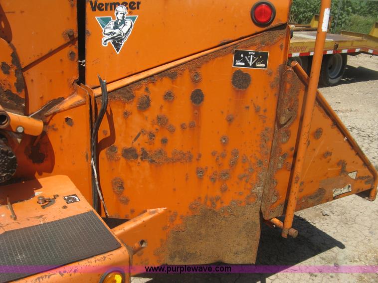 image for item K8703 2002 Vermeer BC1000XL chipper