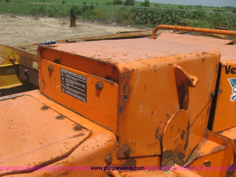 image for item K8703 2002 Vermeer BC1000XL chipper