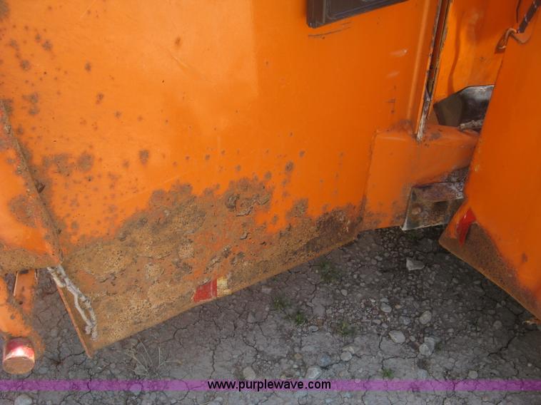 image for item K8703 2002 Vermeer BC1000XL chipper