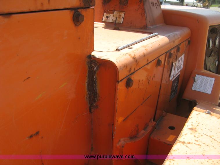 image for item K8703 2002 Vermeer BC1000XL chipper