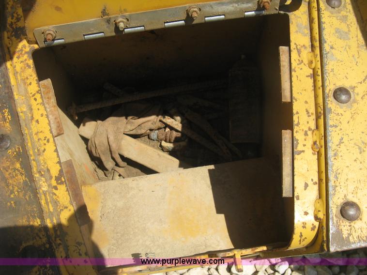 image for item K8705 1996 Vermeer 4150A trencher